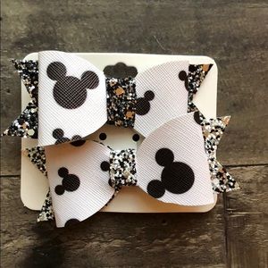 2 pack of Disney’s Mickey Mouse Hair bows